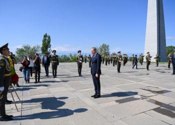 Prezidentas lankosi Armėnijoje