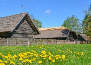 Spektaklis Kleboniškių kaimo klojime