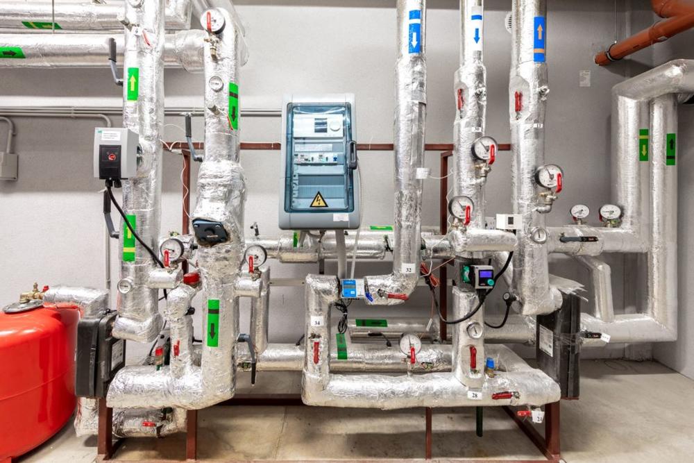 Kauniečiai suskubo atnaujunti šilumos punktus