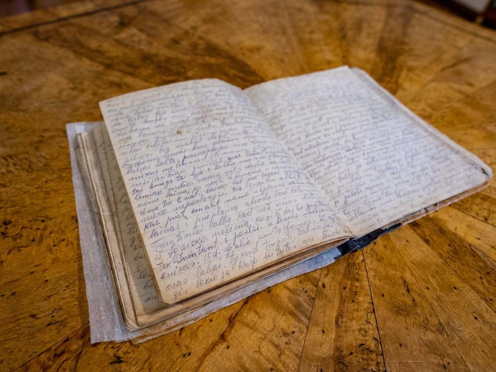 Muziejui padovanotas dvejus metus be perstojo rašytas tremtinio J. Janušausko dienoraštis | S. Samsonas, LNM nuotr.
