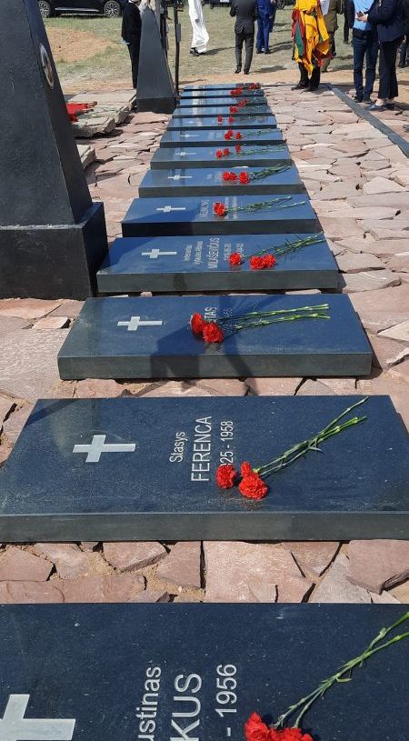 Spaske atidengtas paminklas kovotojams už Lietuvos laisvę