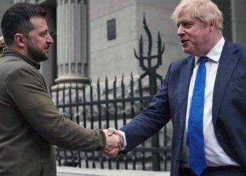 Rusijos invazija. Volodymyras Zelenskis ir Borisas Džonsonas | Alkas.lt ekrano nuotr.