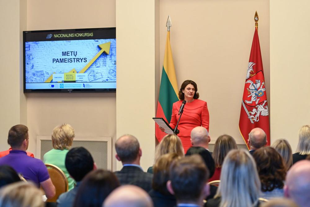 Prezidentūroje pagerbti geriausi pameistriai