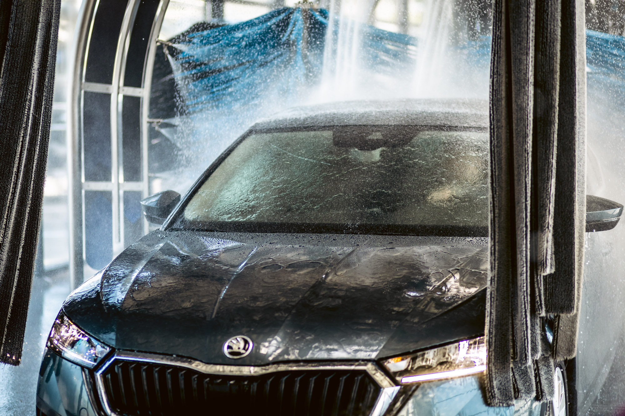 Automobilį plaudami tik vandeniu – galite pridaryti daugiau žalos negu naudos | „Švaros brolių“ nuotr.