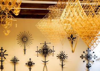 Paroda „Sakralumo jungtys. Kalviškoji kryždirbystė ir šiaudiniai sodai“ | Klaipėdos miesto savivaldybės etnokultūros centro nuotr.