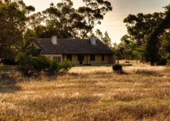 Svarbiausias turtas – užmiesčio sodybos