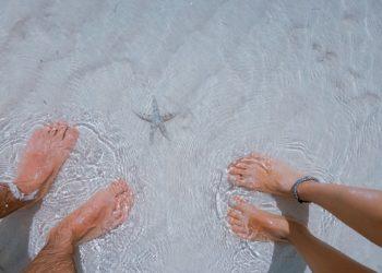 Pėdos, vanduo | pixabay.com, StocSnap nuotr.