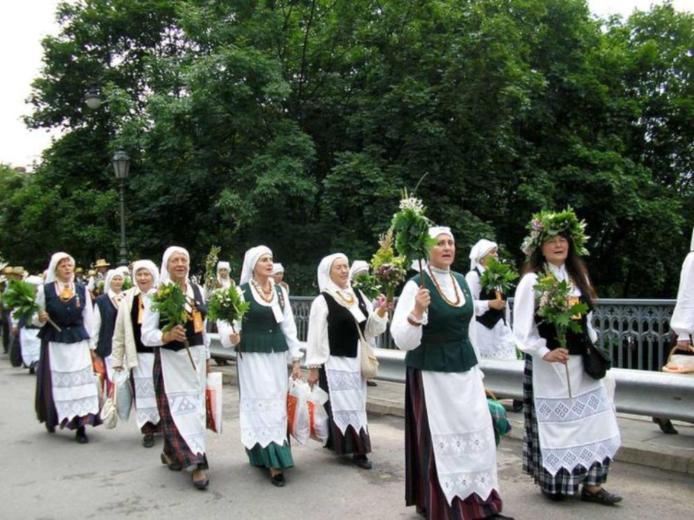 J. Zvonkuvienė. „Žemaičių alkierių“ prisiminus