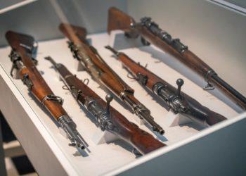 LNM jau galima išvysti tarpukario Lietuvos kariuomenės ginklus su išgraviruotais Gediminaičių stulpais | S. Samsonas, LNM nuotr.