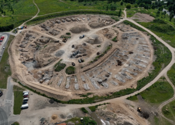 Nutraukiami sprogdinimai stadiono vietoje