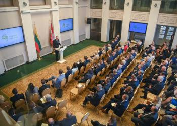 Prezidentas ragina pasitikėti savivalda