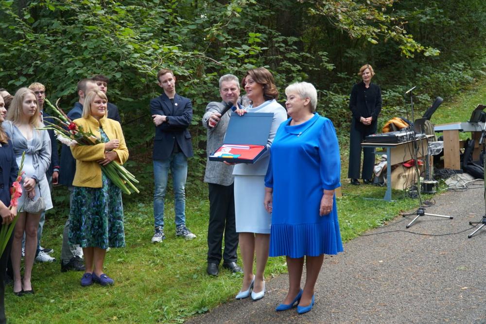 D. Nausėdienė mokinius sveikino Anykščiuose