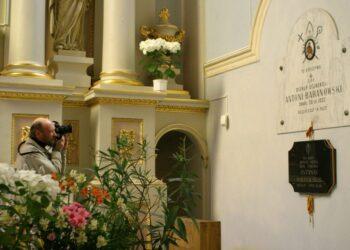 Poetas Alius Balbierius prie Baranausko kapo | punskas.pl nuotr.