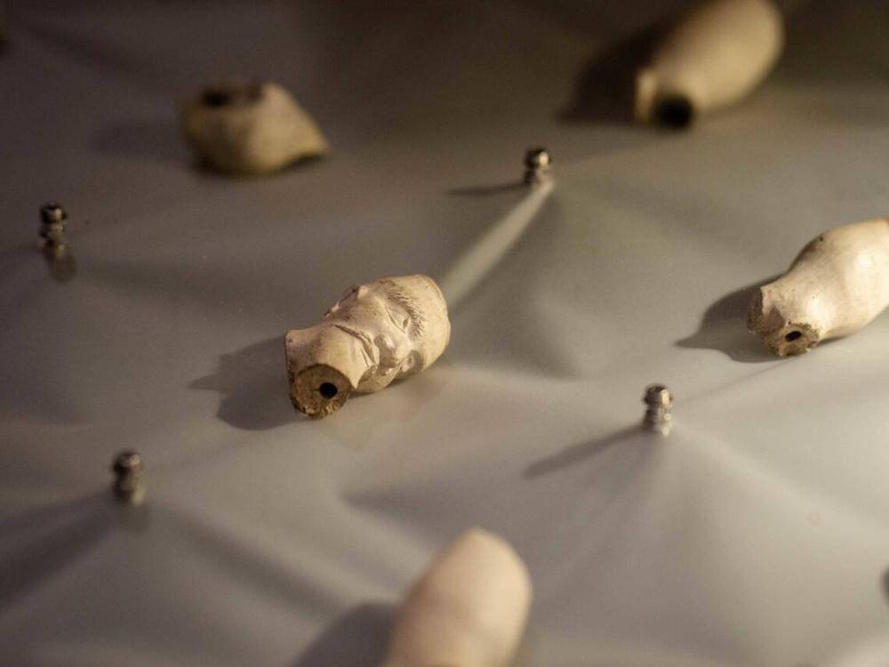 Pypkė su Senojo Testamento scena su pranašą Joną ryjančia didžuve | S. Samsonas, LNM nuotr.