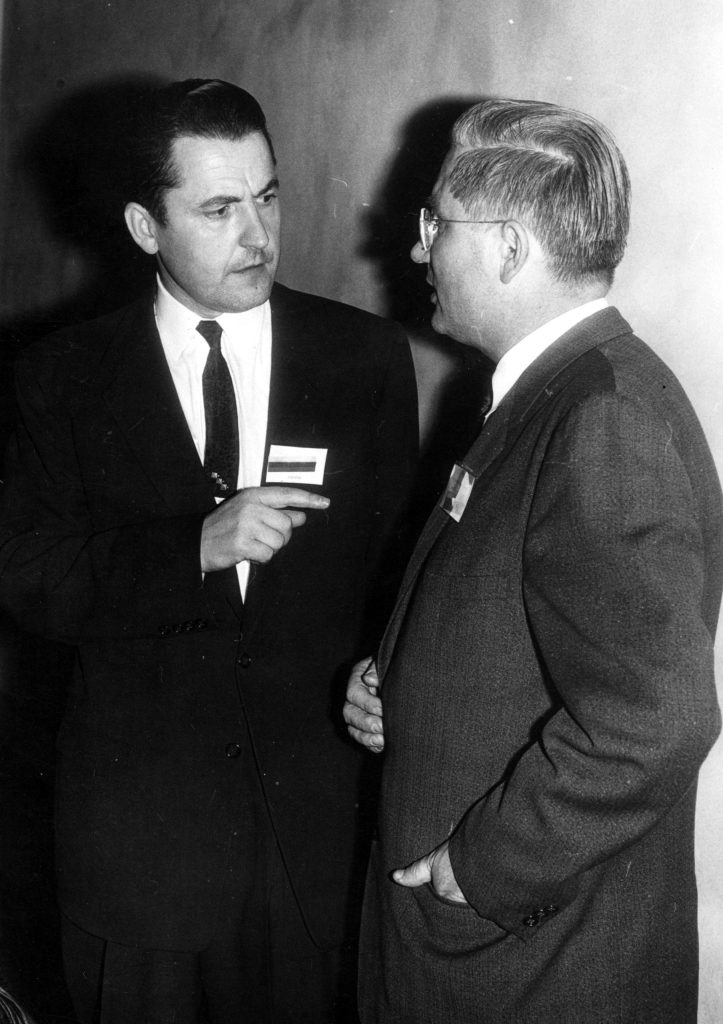 Pirmasis LF tarybos pirmininkas dr. Antanas Razma ir pirmasis LF valdybos pirmininkas Teodoras Blinstrubas. 1962 m. | voruta.lt nuotr.
