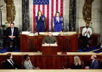 Ukrainos prezidentas V. Zelenskis sako istorinę kalbą kreipėsi į JAV Atstovų Rūmų ir Senato narius | president.gov.ua nuotr.