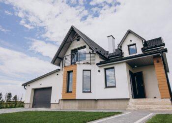 Kuriems namams būtina turėti pritvirtintą vėliavos laikiklį? | freepik.com nuotr.