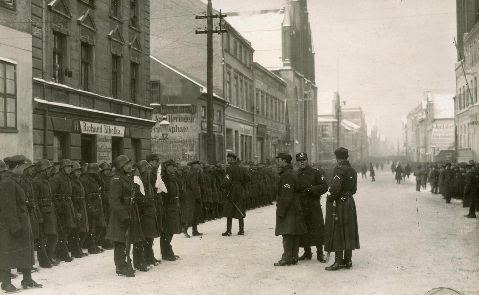 Savanorių armijos paradas Klaipėdoje 1923 m. vasario 16 d. | MLIM archyvo nuotr.