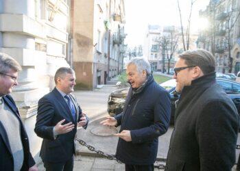 Bandymu ištrinti Lietuvą iš pasaulio žemėlapio istorija pristatyta Europos Komisijos nariui | EK nuotr.