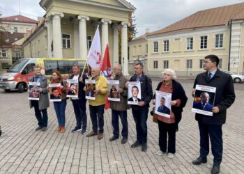 NS surengė piketą prieš lietuvybę ginančių asmenų persekiojimą | rengėjų nuotr.