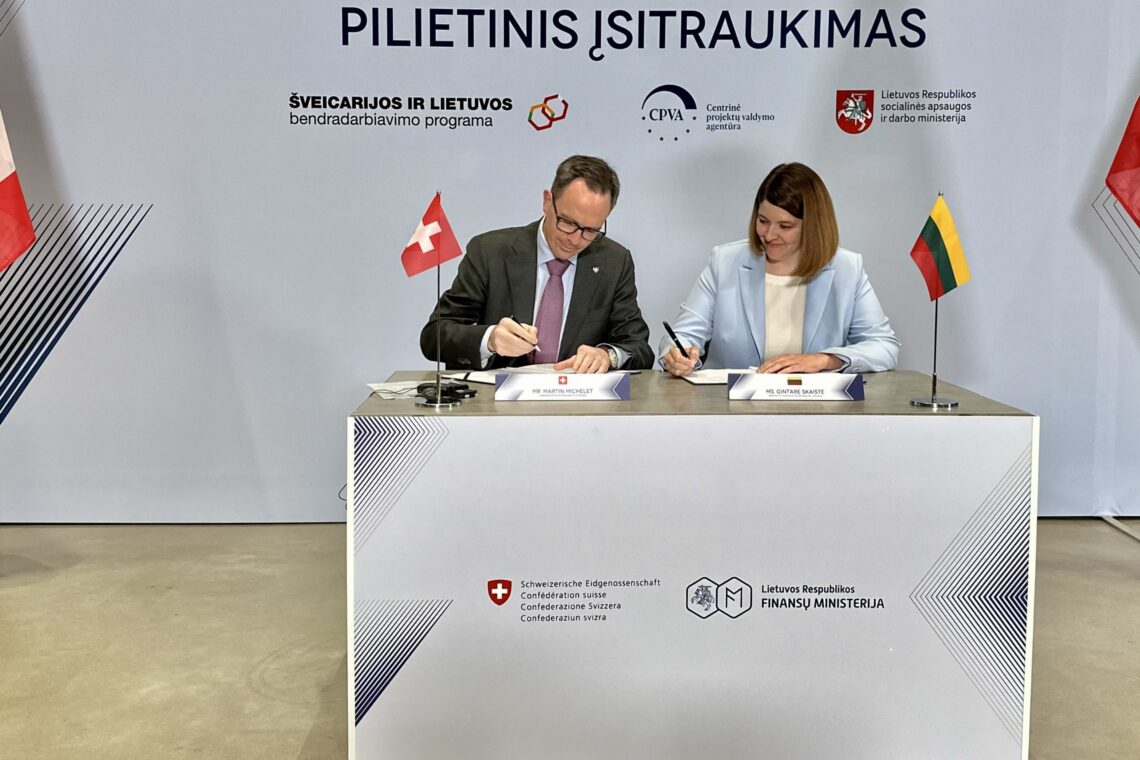 Sutarties pasirašymas | finmin.lrv.lt nuotr.