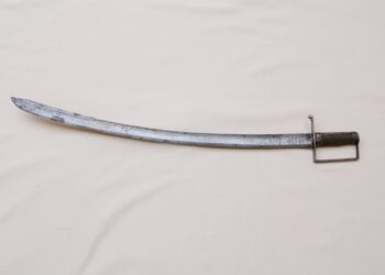 Vytauto Didžiojo karo muziejaus rinkiniuose saugomas vertingas to laikmečio liudininkas – kardas „kościuszkόwka“. Dekoruotas įrašais „Wolność / Polska“, puošybos elementais ir pusnuogio vyro figūra su skydu, ant kurio išraižyta „Dzien 3 maja 1791“ (nuoroda į 1791 m. Gegužės 3-osios Konstituciją) | vdkaromuziejus.lt nuotr.