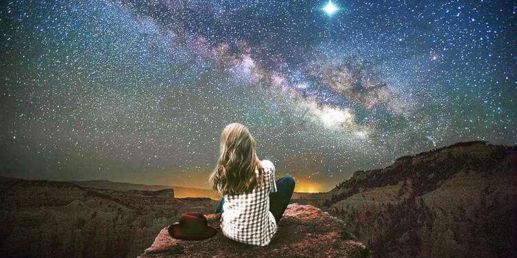 Žmogus ir Dangus | pixabay.com, darksouls1 nuotr.