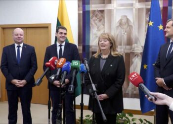 Trys partijos pasirašė koalicinę sutartį | Alkas.lt, A. Vaišnoro nuotr.