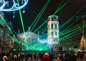 Per Naujuosius sostinėje – fejerverkus keičia įspūdinga programa