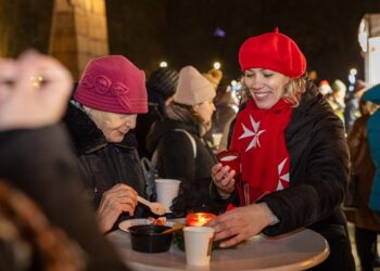 Paramos akcijos „Maltiečių sriuba“ šventinis renginys prie pagrindinės Vilniaus eglutės | maltieciai.lt nuotr.