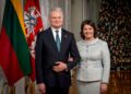Prezidento ir pirmosios ponios sveikinimas Naujųjų Metų proga