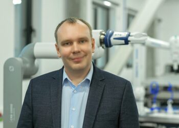 Taikomojo dirbtinio proto žinovas VILNIUS TECH prof. dr. Andrius Dzedzickis | A. Jauniaus nuotr.