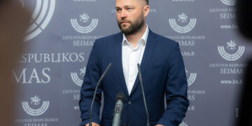 Opozicija prašo vetuoti valstybės tarnybos įstatymo projektą