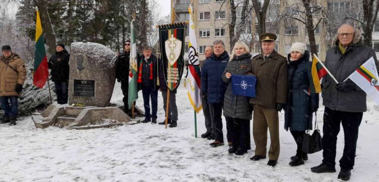 Minėjimas prasidėjo prie Ukmergėje esančio paminklo Juozui Krikštaponiui