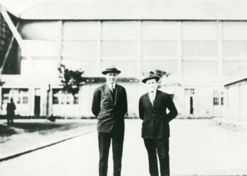 Steponas Darius (1896–1933) ir Antanas Gustaitis (dešinėje), 1927 m. | vdkaromuziejus.lt nuotr.