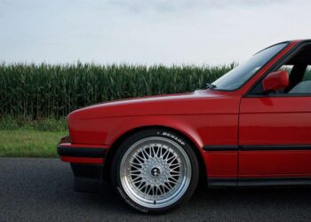 Ar galima perdažyti arba restauruoti senus automobilio moldingus