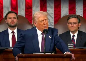 Donaldas Trampas sako kalbą JAV Kongrese 2025-03-05