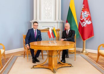 Šymonas Holovnia ir Gitanas Nausėda