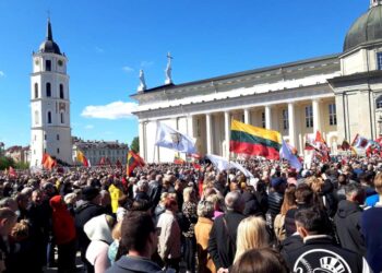 Mitingas prieš nekilnojamojo turto mokestį