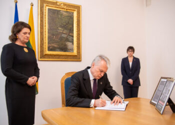 Prezidentas pagerbė žuvusių ukrainiečių atminimą