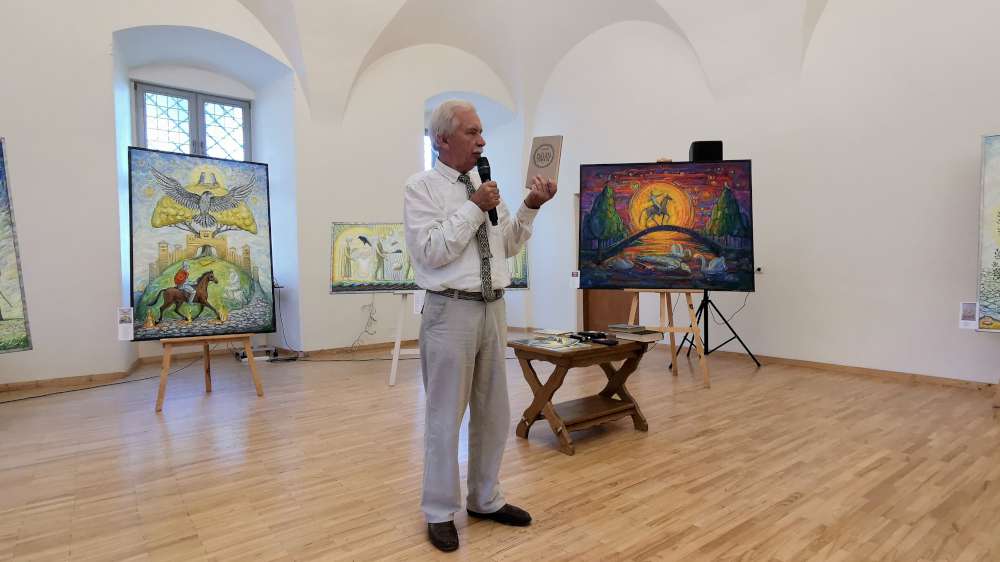 V. Kašinskas tapybos parodos „Lietuvių liaudies dainos vaizduode‟ atidaryme. Biržai, 2024 m. | A. Bajor nuotr. V. Kašinskas tapybos parodos „Lietuvių liaudies dainos vaizduode‟ atidaryme. Biržai, 2024 m.