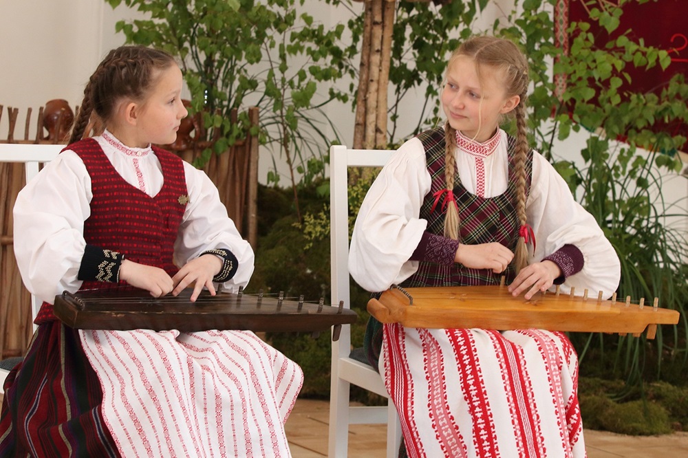 Nuskambėjo „Tramtatulis“_ lietuvių liaudies dainos, senosios sakmės, melodijos prabilo vaikų lūpomis |  Rengėjų nuotr.