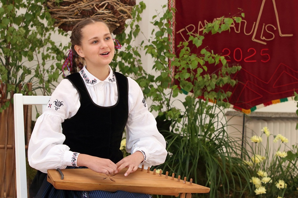 Nuskambėjo „Tramtatulis“_ lietuvių liaudies dainos, senosios sakmės, melodijos prabilo vaikų lūpomis |  Rengėjų nuotr.