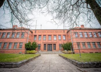 Funkcionalizmas grįžta ten, kur gimė: buvusiame Panevėžio cukraus gamykloje atidaroma architekto A. Funko paroda | panevezysnow.lt nuotr.