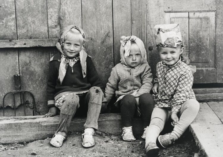 Su draugėmis, 1974 m. | R. Vikšraitis | LNM nuotr.