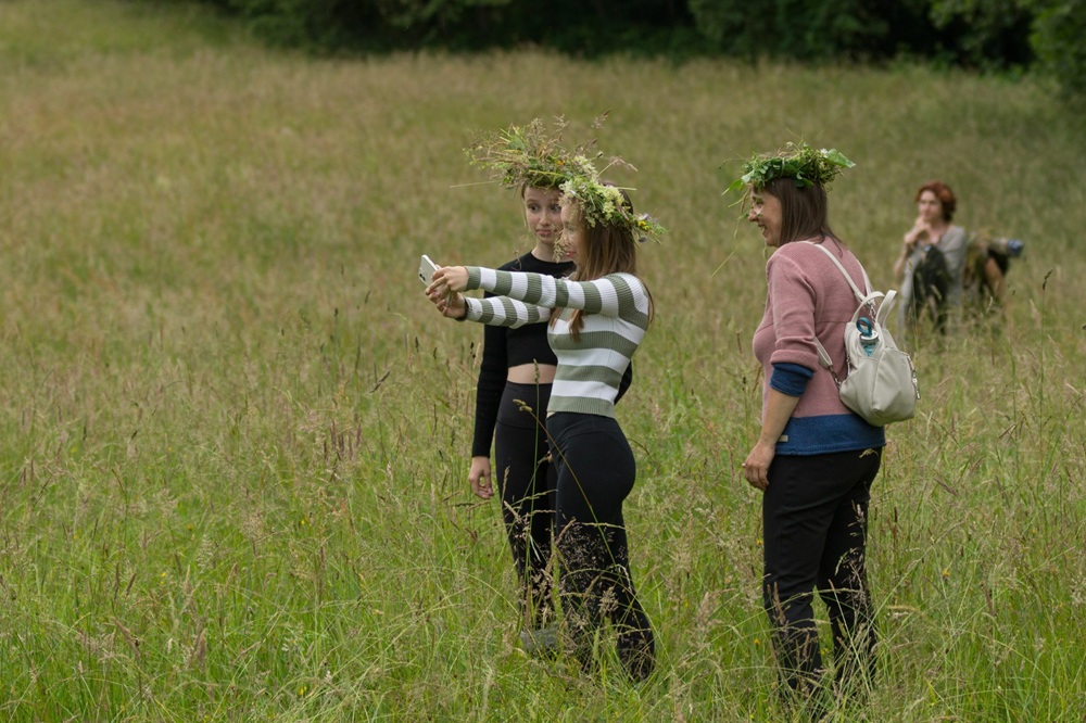Joninių naktis Rumšiškėse: kai šnabžda žolynai, tyvuliuoja vanduo ir šoka ugnis | Raltausko nuotr.