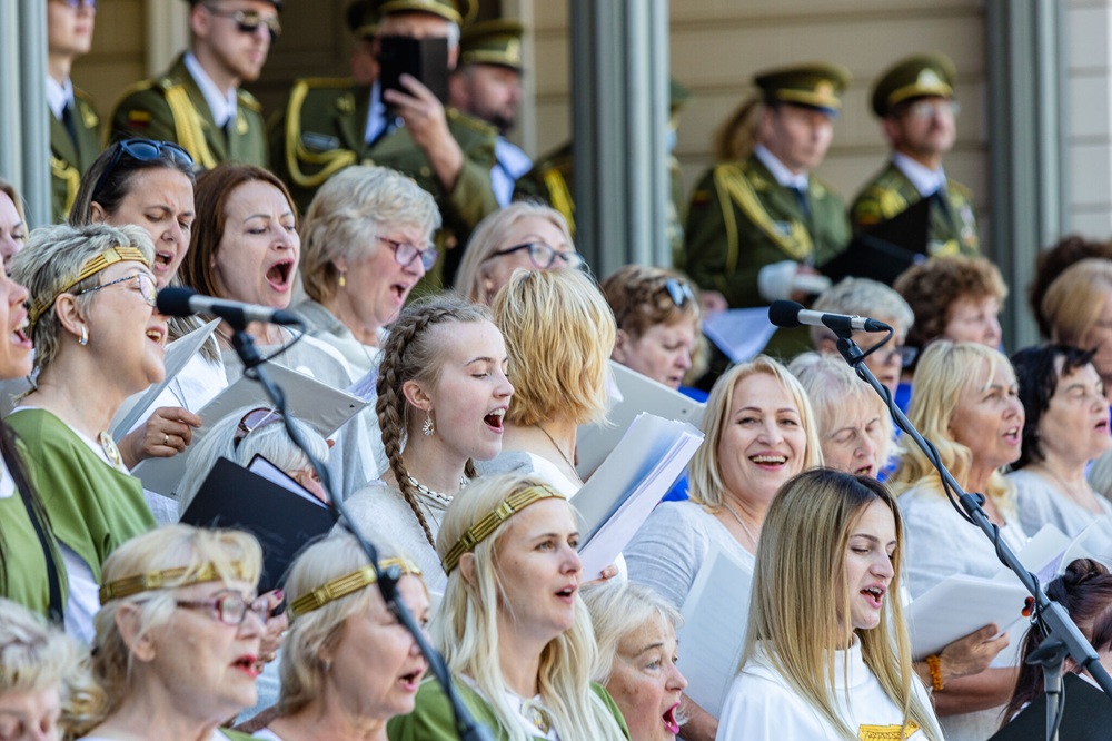 Chorų šventė „Su jūra dainuok“ 2023 m. dainuoja chorai | R. Kucevičiūtės nuotr.