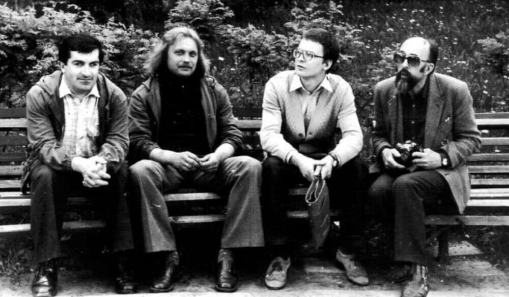 Susitikimas po disertacijos gynimo Vilniuje. 1985 metai. Edvardas, Sieržukas Sokalavas-Vojušas, Vincukas Viačorka, Levonas Luckevičius 
