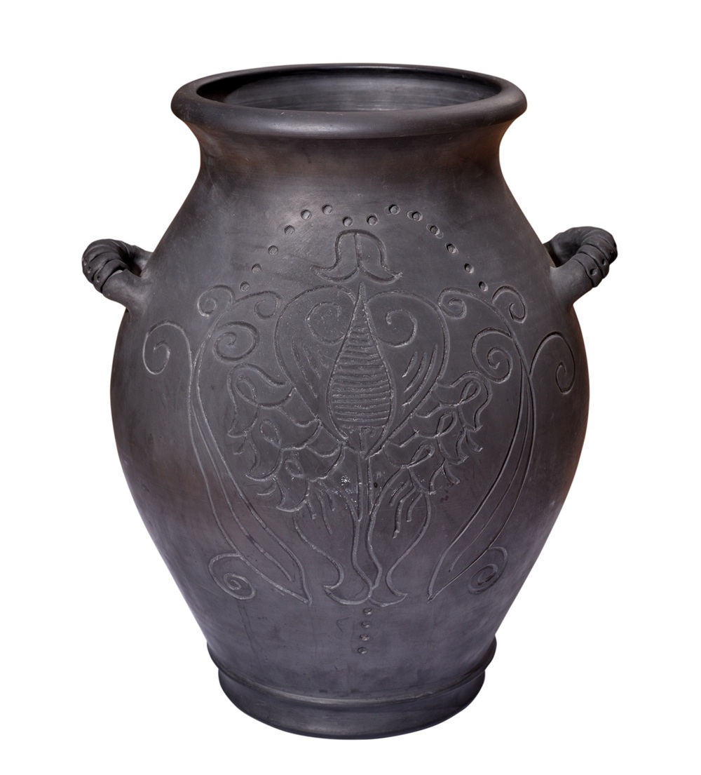 Eksponatai iš Vytauto Valiušio keramikos muziejaus