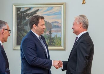 Larsas Klingbeilas ir Gitanas Nausėda